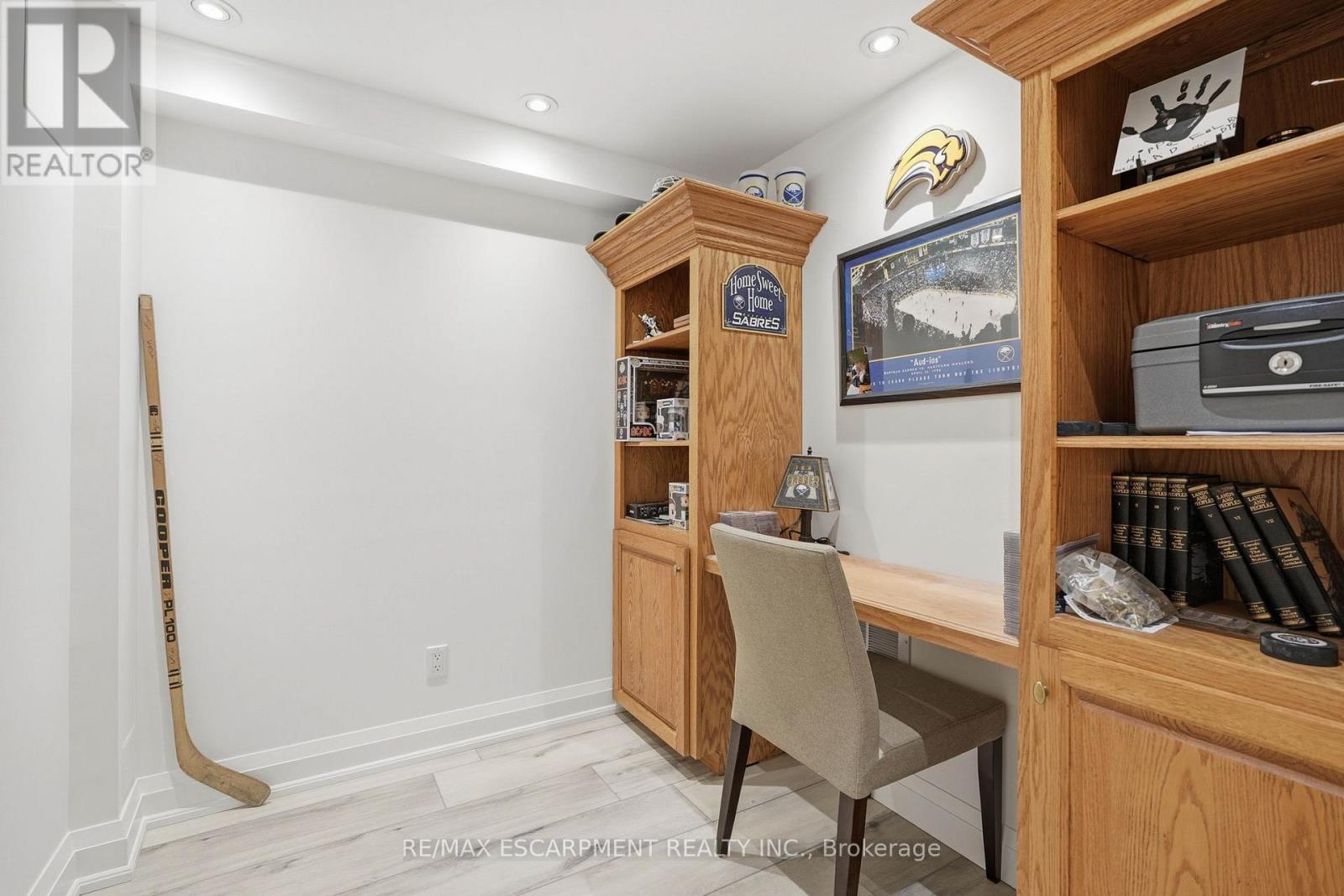 2443 Newport Street, Burlington, Ontario  L7M 3Y1 - Photo 38 - W12962080