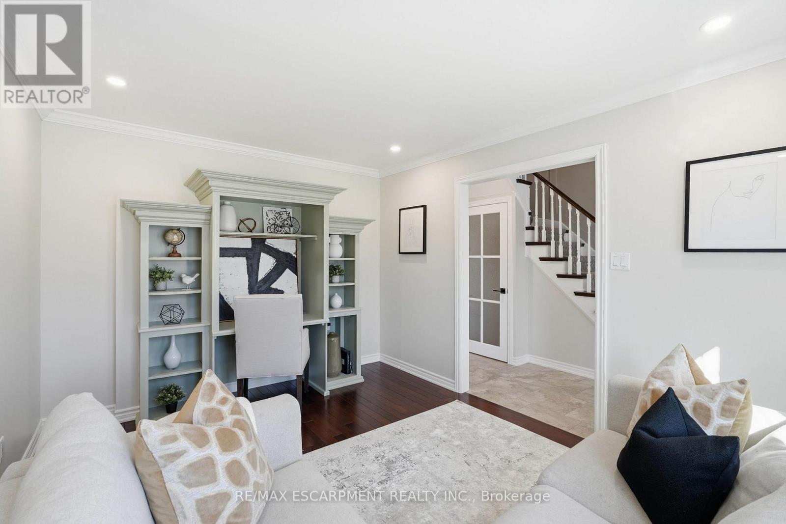 2443 Newport Street, Burlington, Ontario  L7M 3Y1 - Photo 9 - W12962080