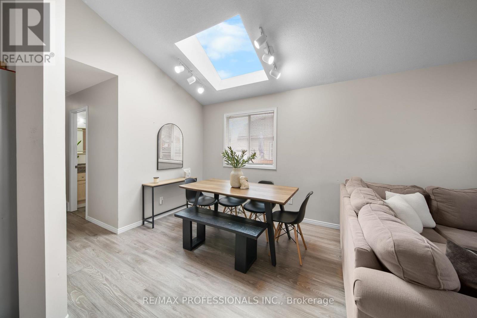 522 Trico Drive, Cambridge, Ontario  N3H 5M5 - Photo 5 - X12962036