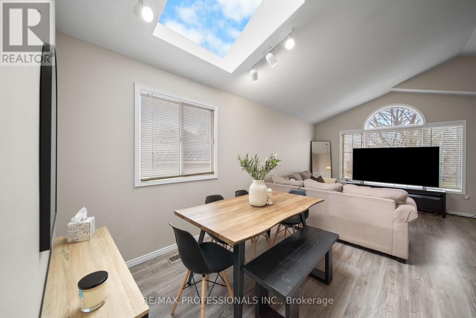 522 Trico Drive, Cambridge, Ontario  N3H 5M5 - Photo 6 - X12962036