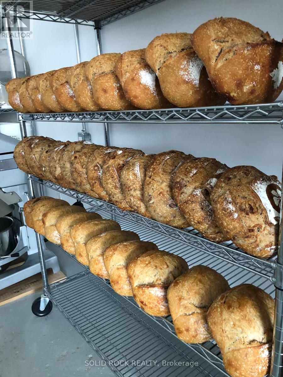 #5 - 8 Frankford Crescent, Quinte West, Ontario  K8V 4L2 - Photo 5 - X12962044