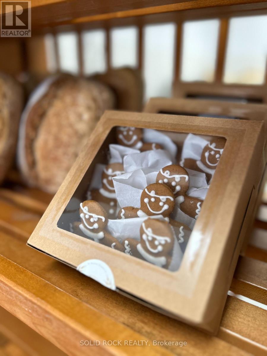 #5 - 8 Frankford Crescent, Quinte West, Ontario  K8V 4L2 - Photo 7 - X12962044