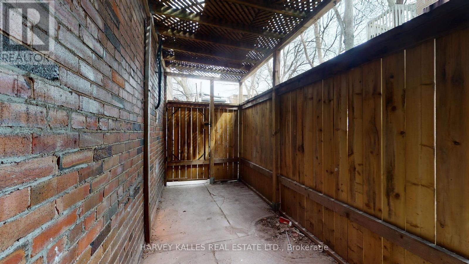 1 - 1065 Bathurst Street, Toronto, Ontario  M5R 3G8 - Photo 12 - C12797456