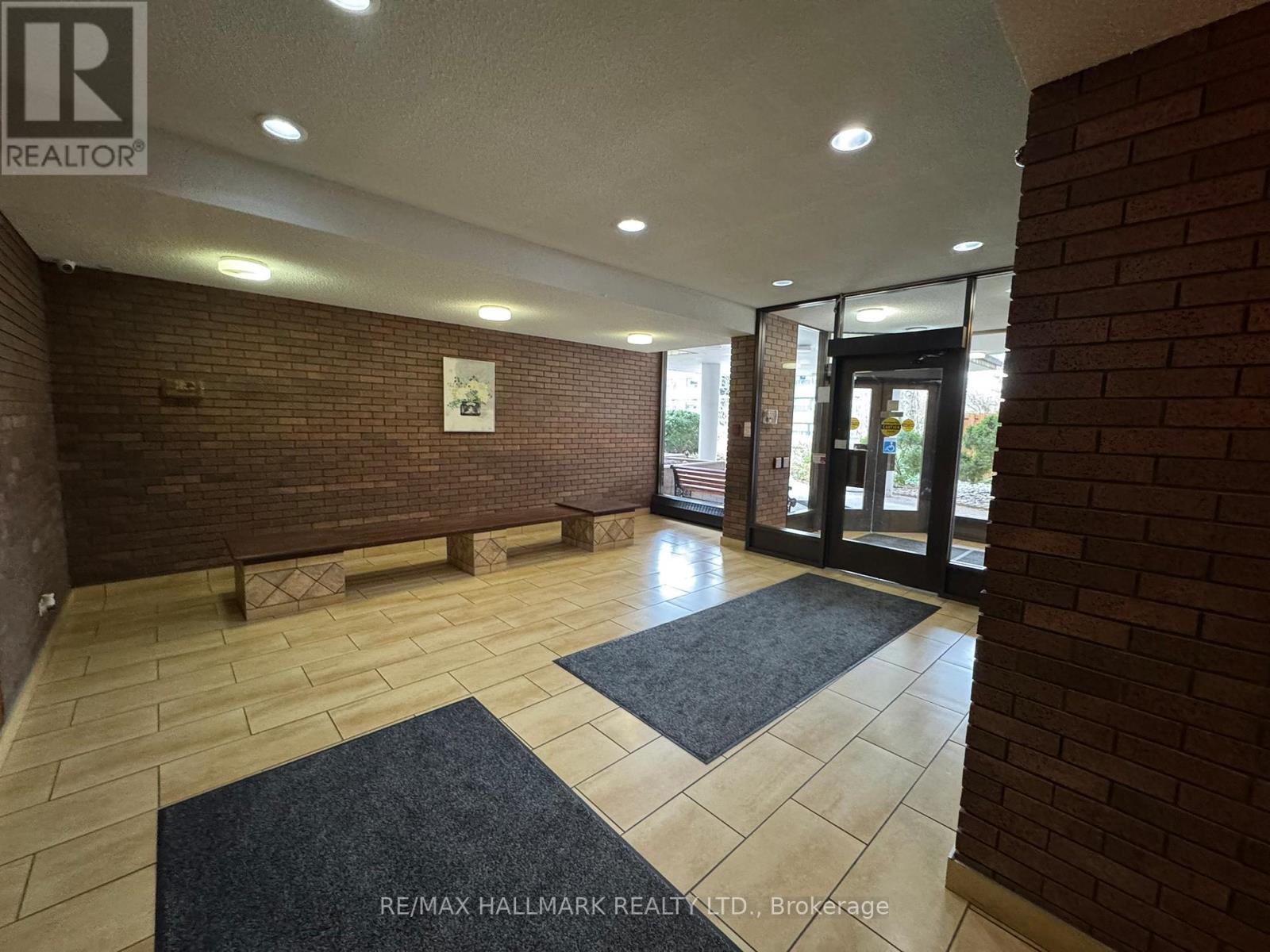 212 - 10 Sunrise Avenue, Toronto, Ontario  M4A 2R1 - Photo 4 - C12962024