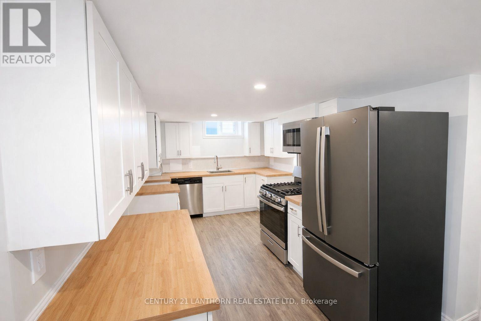 2 - 32 Ontario Street, Prince Edward County, Ontario  K0K 2T0 - Photo 2 - X12773506