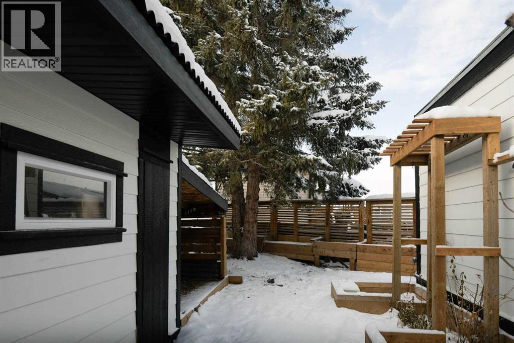 429, 3223 83 Street NW, Calgary, Alberta  T3B 5P2 - Photo 22 - A2299437