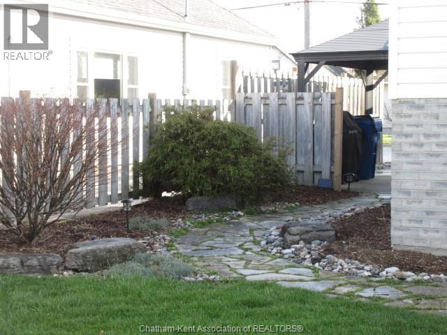 198 Woods Street, Chatham, Ontario  N7L 2Z1 - Photo 3 - 26006653