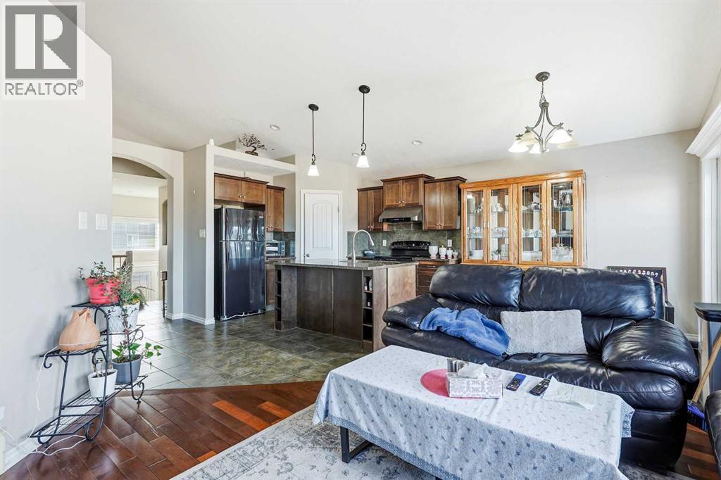 432 Firelight Point W, Lethbridge, Alberta  T1J 5B4 - Photo 9 - A2285729