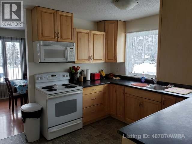 10850 98 Ave, Grande Cache, Alberta  T0E 0Y0 - Photo 3 - A2283085