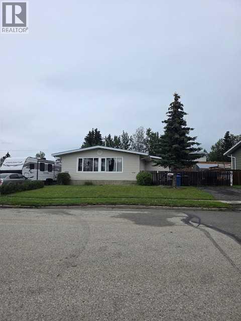 10850 98 Ave, Grande Cache, Alberta  T0E 0Y0 - Photo 2 - A2283085