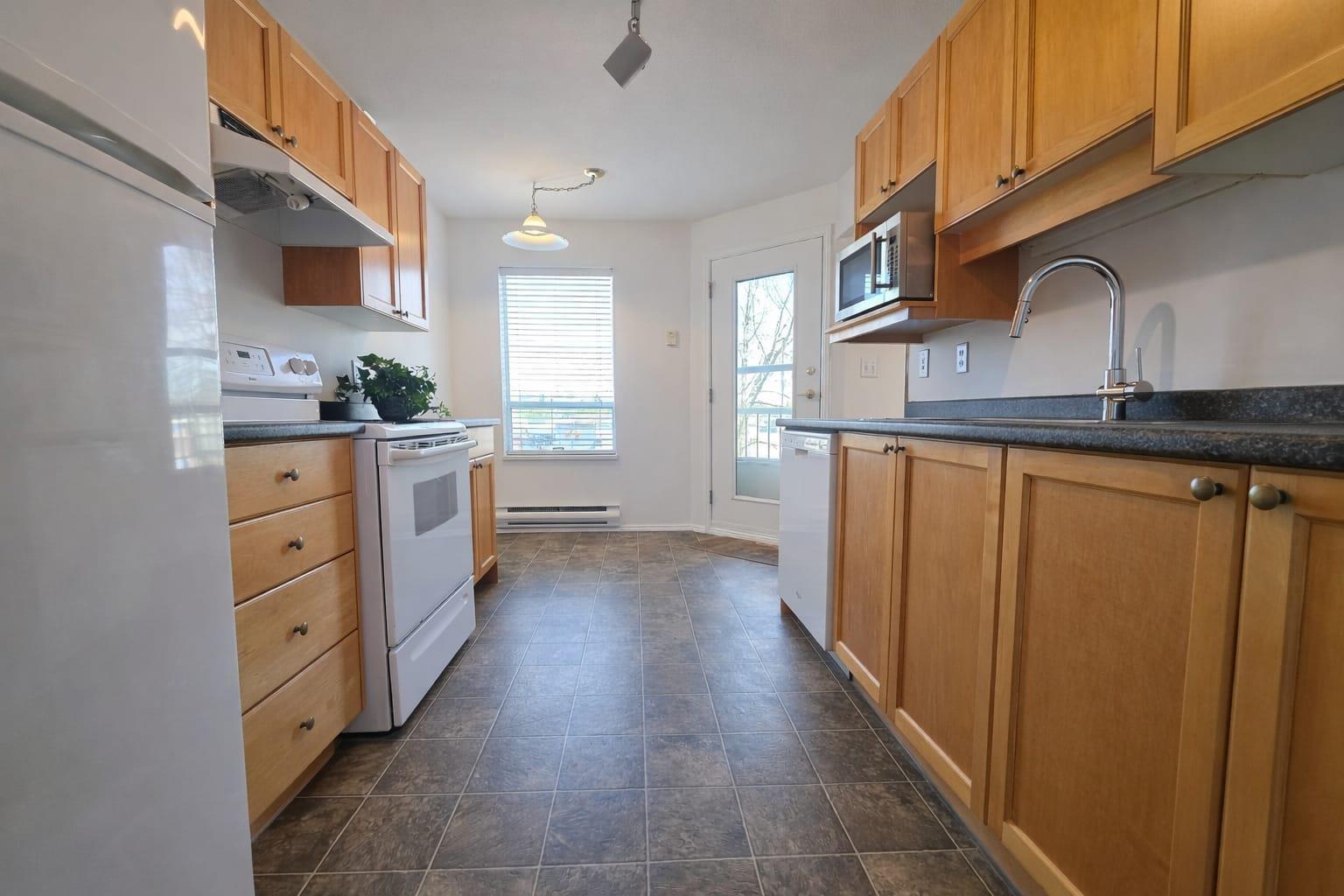 207 5450 208th Street, Langley, British Columbia  V3A 2J9 - Photo 7 - R3104225