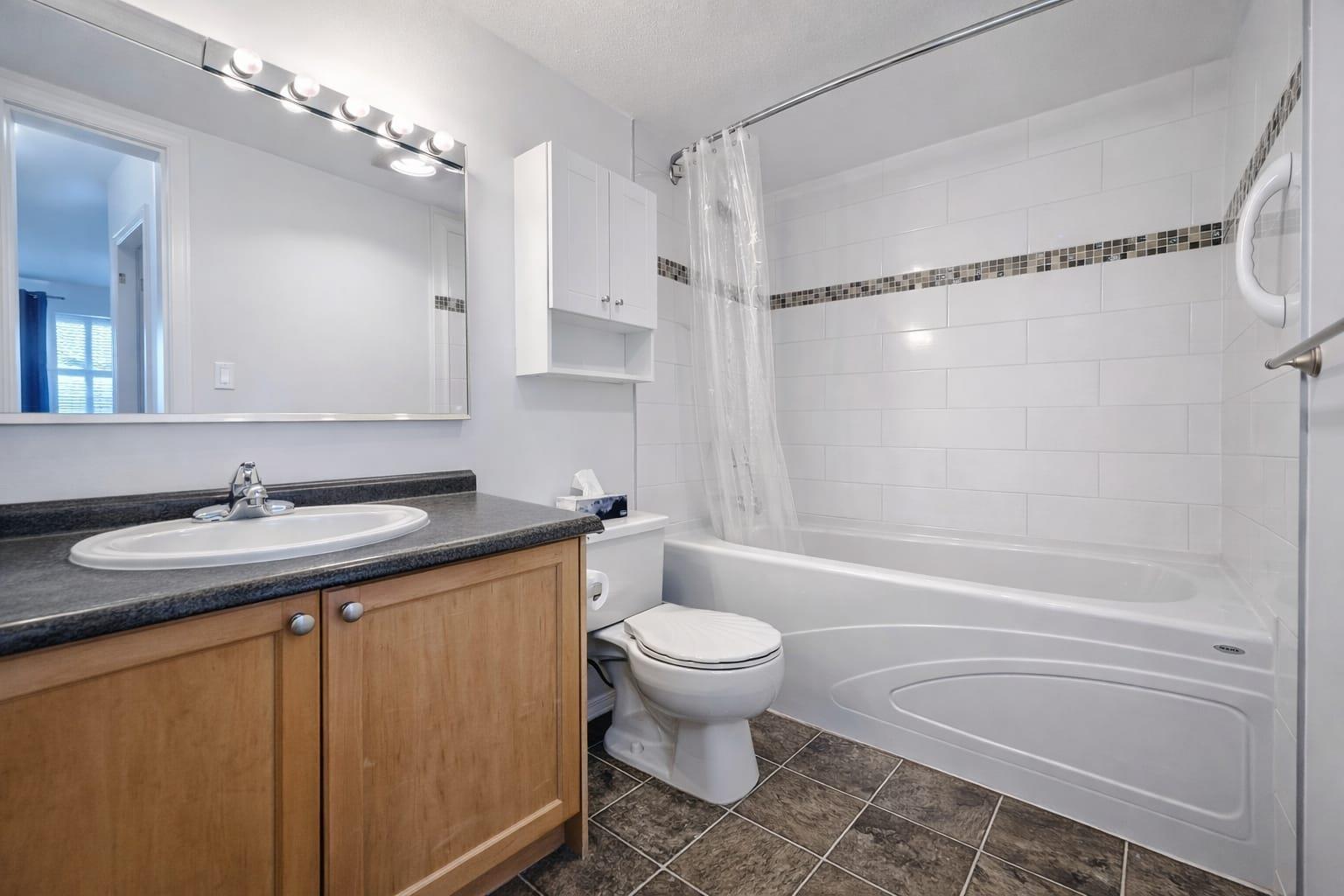 207 5450 208th Street, Langley, British Columbia  V3A 2J9 - Photo 15 - R3104225