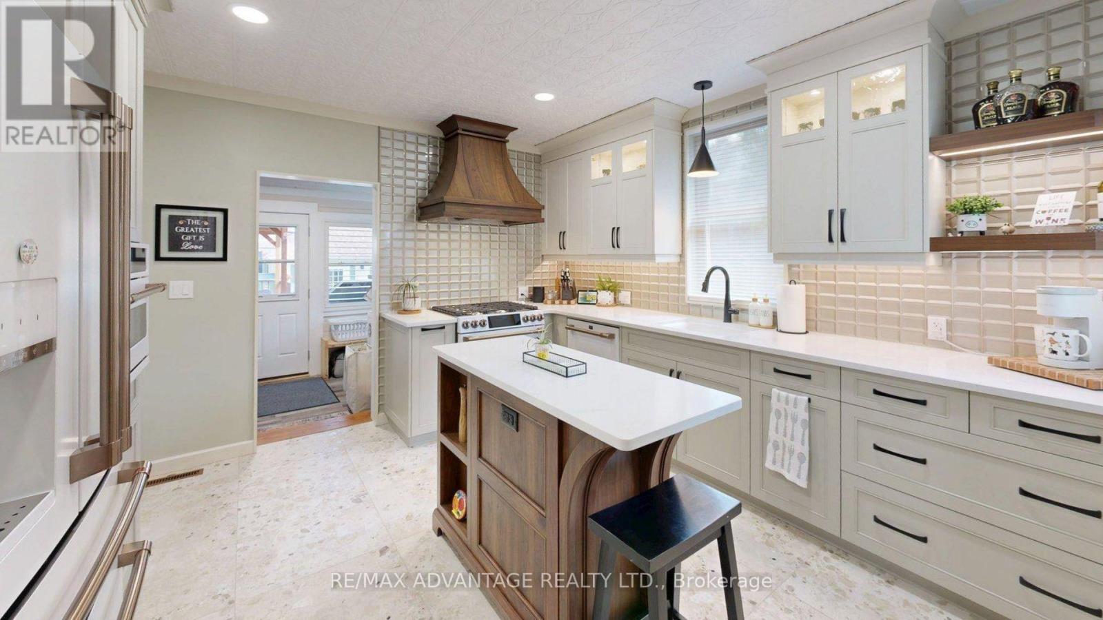 57 Queen Street, St. Thomas, Ontario  N5R 3J4 - Photo 19 - X12962090