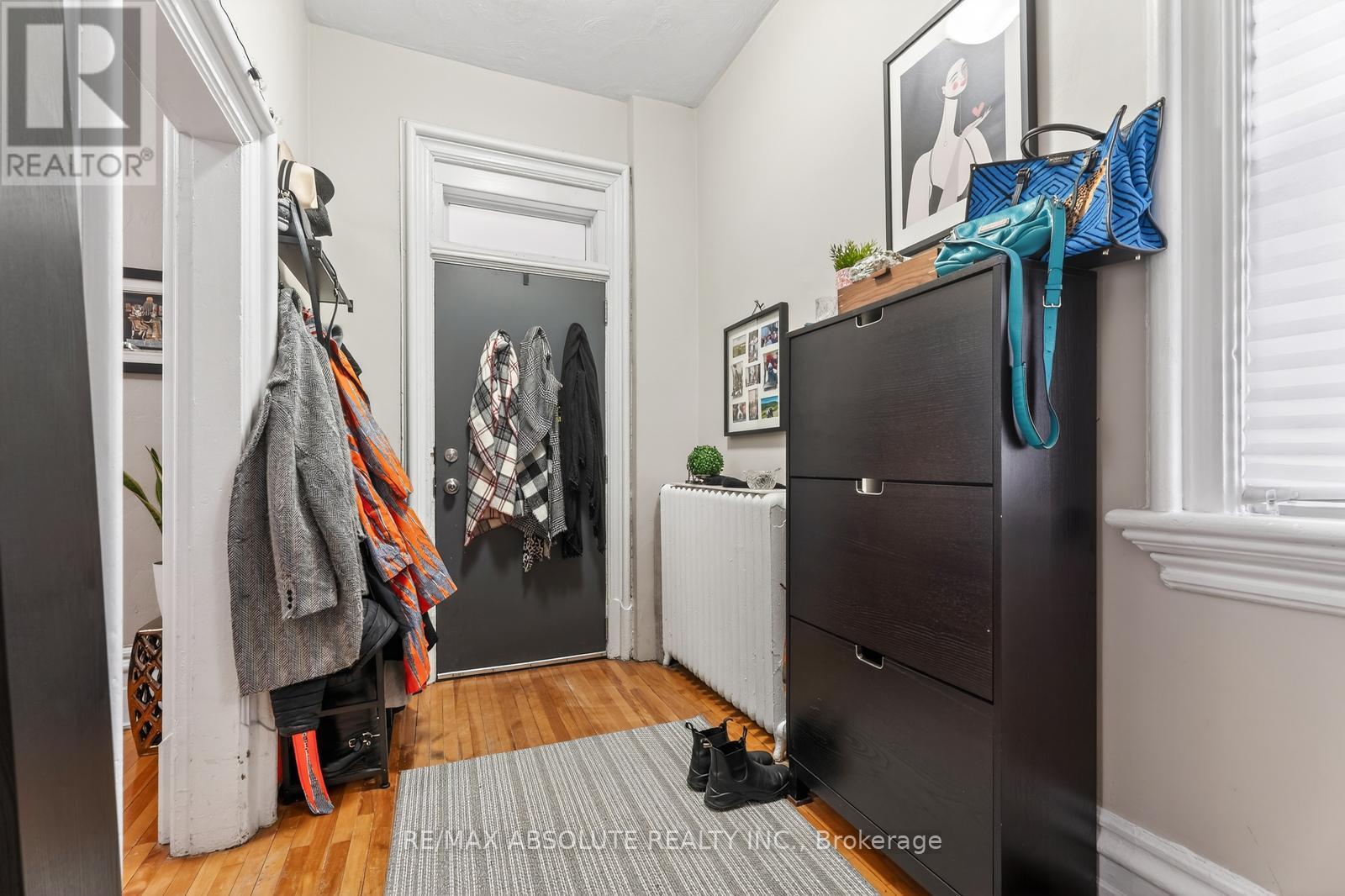 231 Bell Street N, Ottawa, Ontario  K1R 7E1 - Photo 3 - X12962104