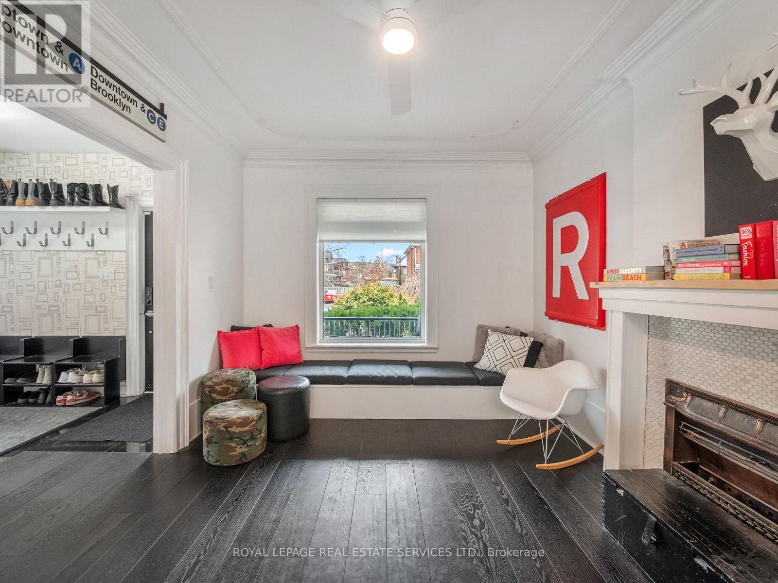 162 Medland Street, Toronto, Ontario  M6P 2N5 - Photo 12 - W12961472