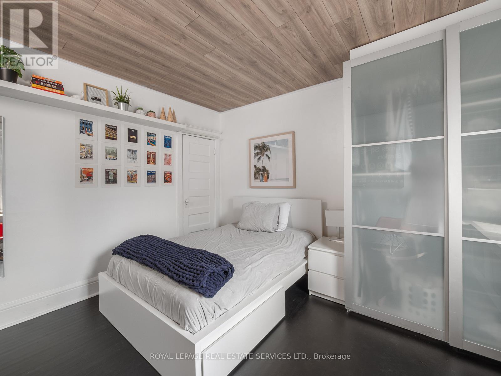 162 Medland Street, Toronto, Ontario  M6P 2N5 - Photo 27 - W12961472