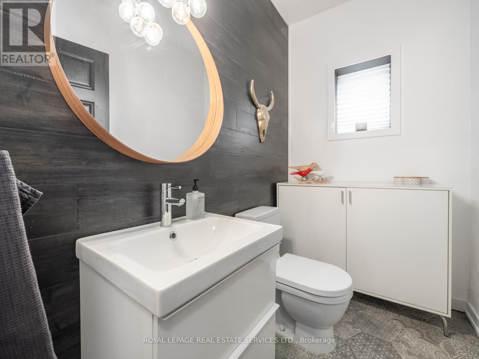 162 Medland Street, Toronto, Ontario  M6P 2N5 - Photo 20 - W12961472