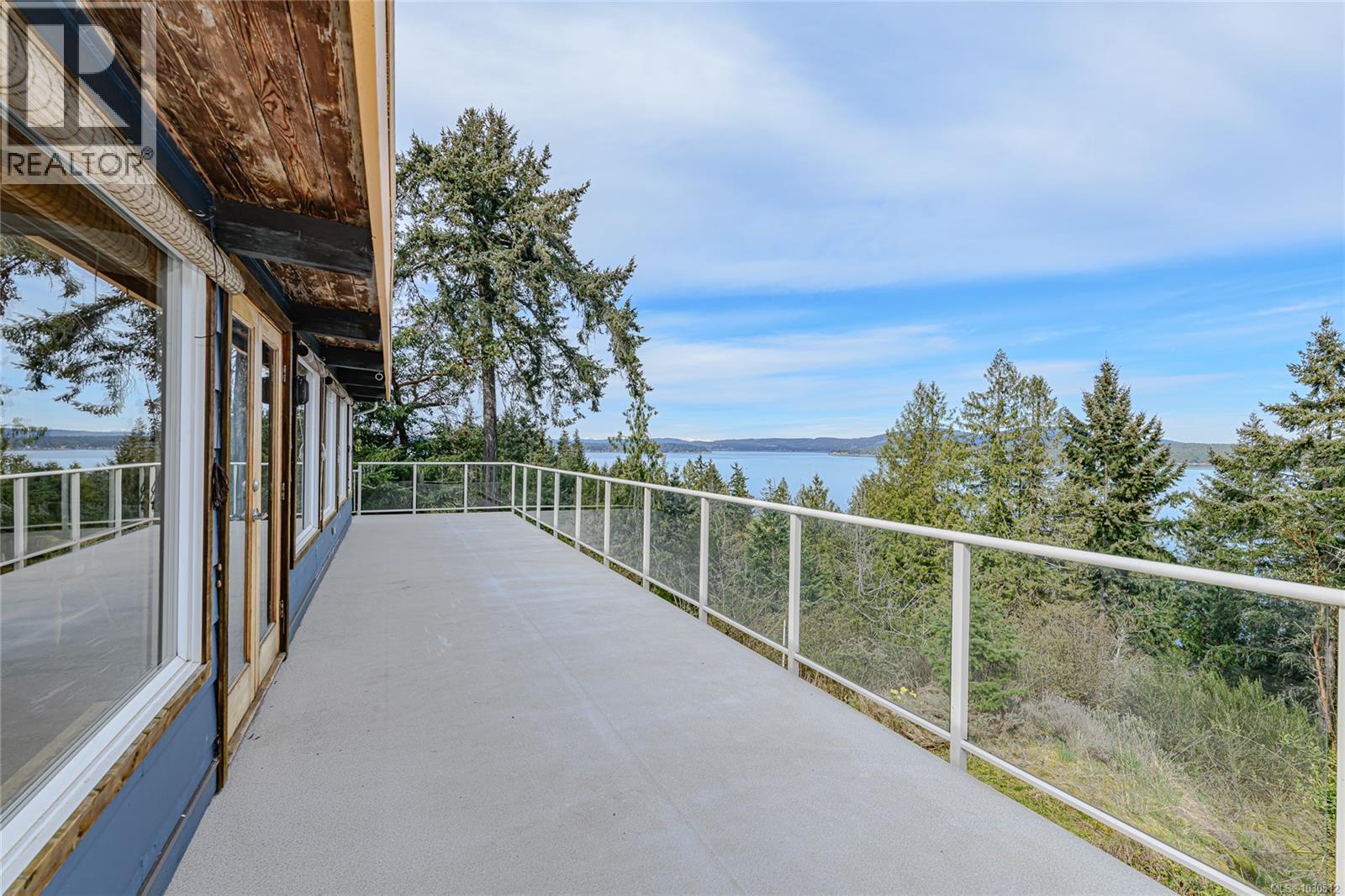 1500 Beddis Rd, Salt Spring, British Columbia  V8K 2E3 - Photo 2 - 1030512