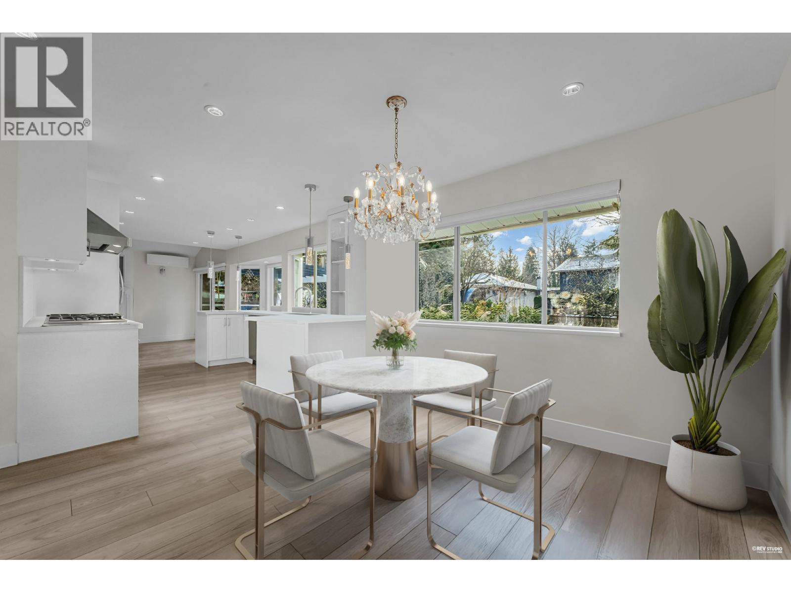 633 Fir Street, North Vancouver, British Columbia  V7M 1W3 - Photo 4 - R3107178