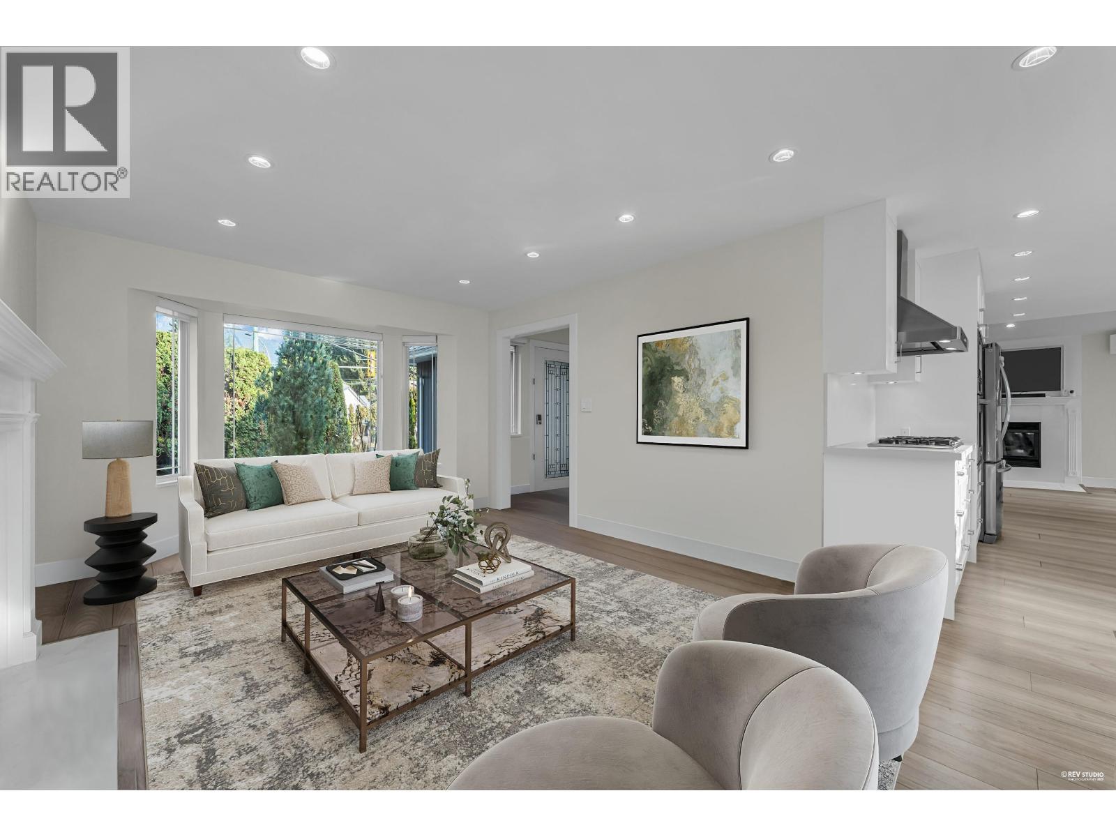 633 Fir Street, North Vancouver, British Columbia  V7M 1W3 - Photo 5 - R3107178