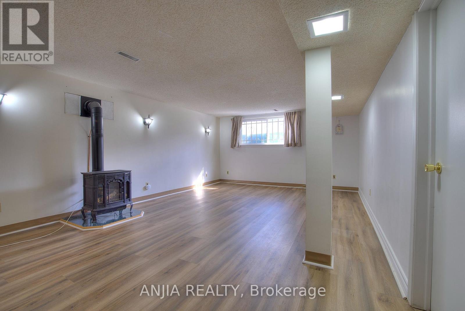 Cres - 128 Loganberry Crescent, Toronto, Ontario  M2H 3H1 - Photo 15 - C12962102