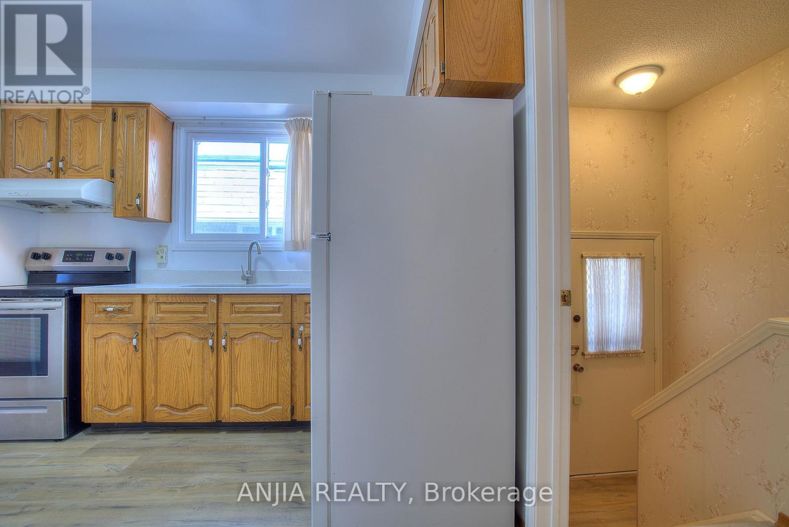 Cres - 128 Loganberry Crescent, Toronto, Ontario  M2H 3H1 - Photo 8 - C12962102