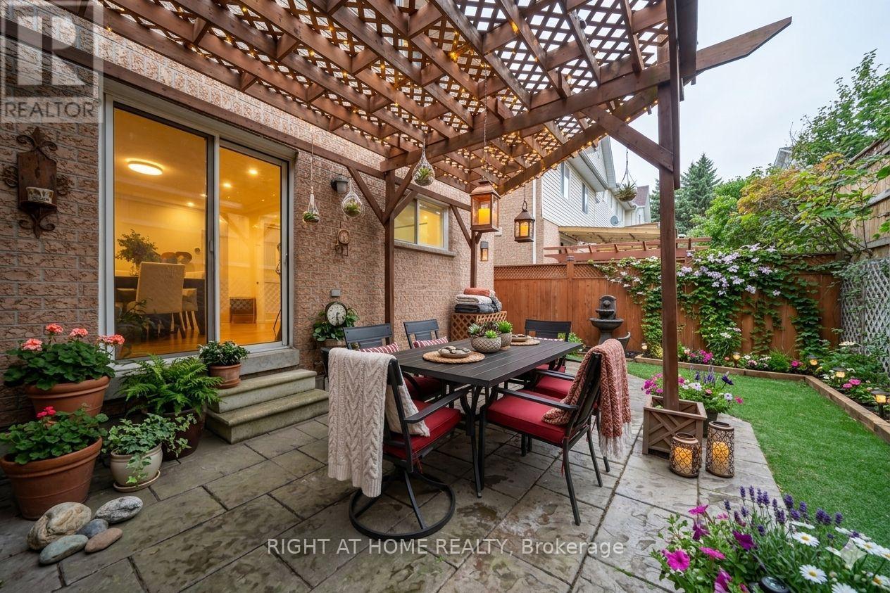 21 - 370 Riddell Court, Newmarket (Gorham-College Manor), Ontario  L3Y 8M8 - Photo 2 - N12918240