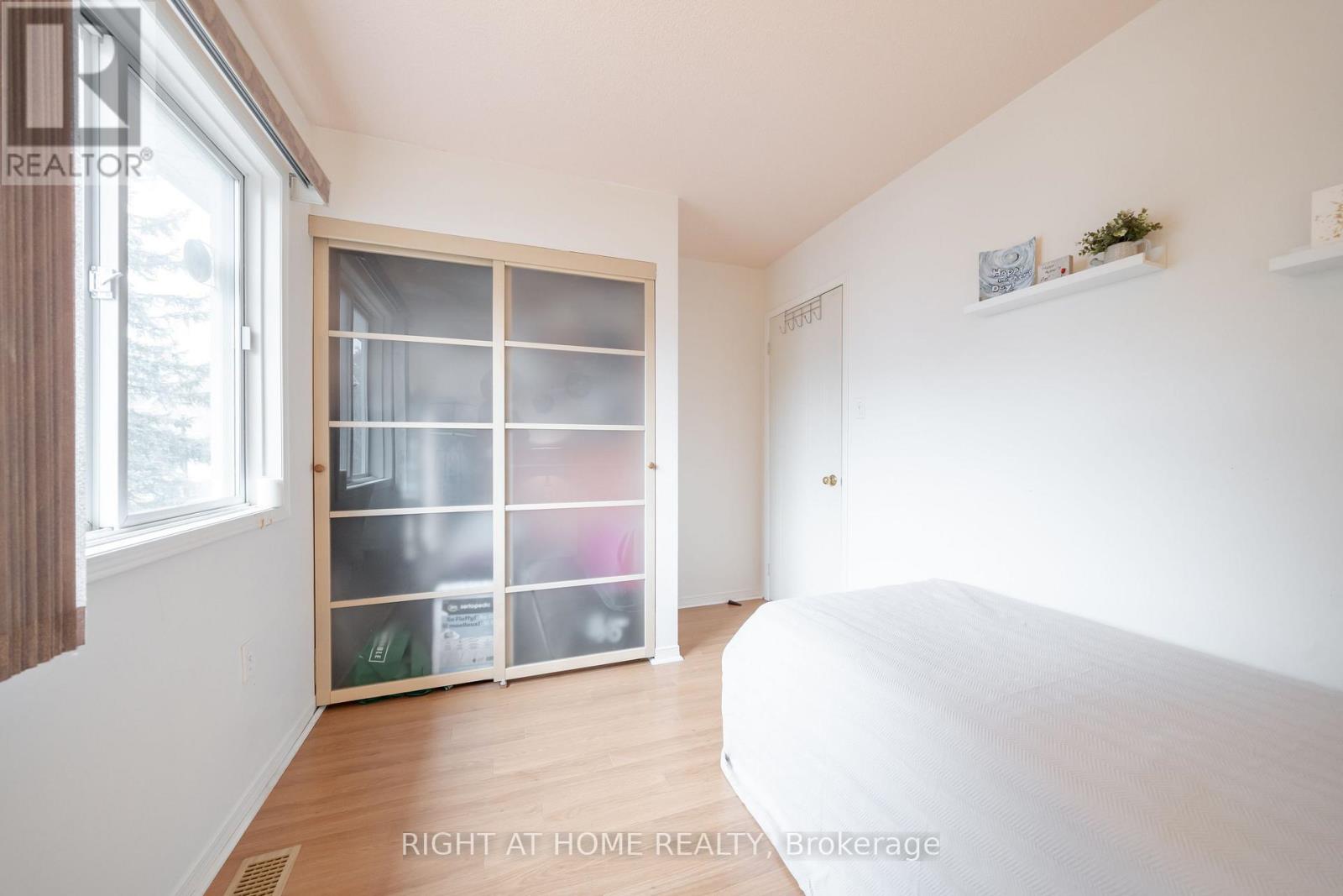 21 - 370 Riddell Court, Newmarket (Gorham-College Manor), Ontario  L3Y 8M8 - Photo 32 - N12918240