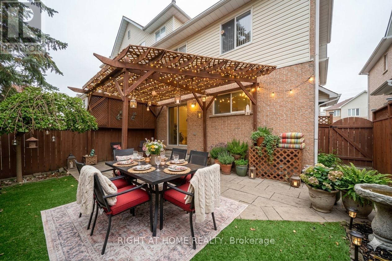 21 - 370 Riddell Court, Newmarket (Gorham-College Manor), Ontario  L3Y 8M8 - Photo 3 - N12918240