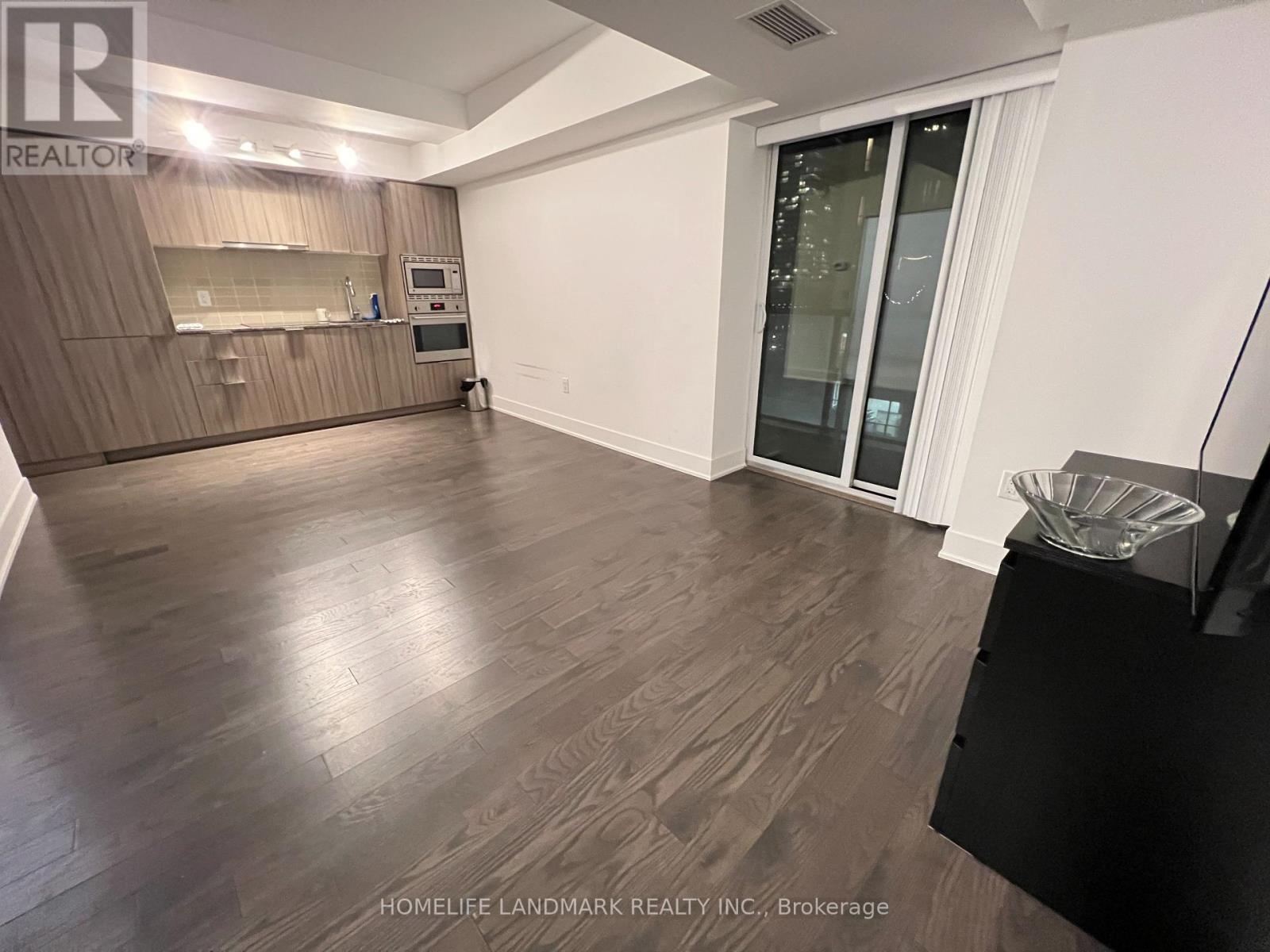 512 - 955 Bay Street, Toronto, Ontario  M5S 2A2 - Photo 4 - C12917414