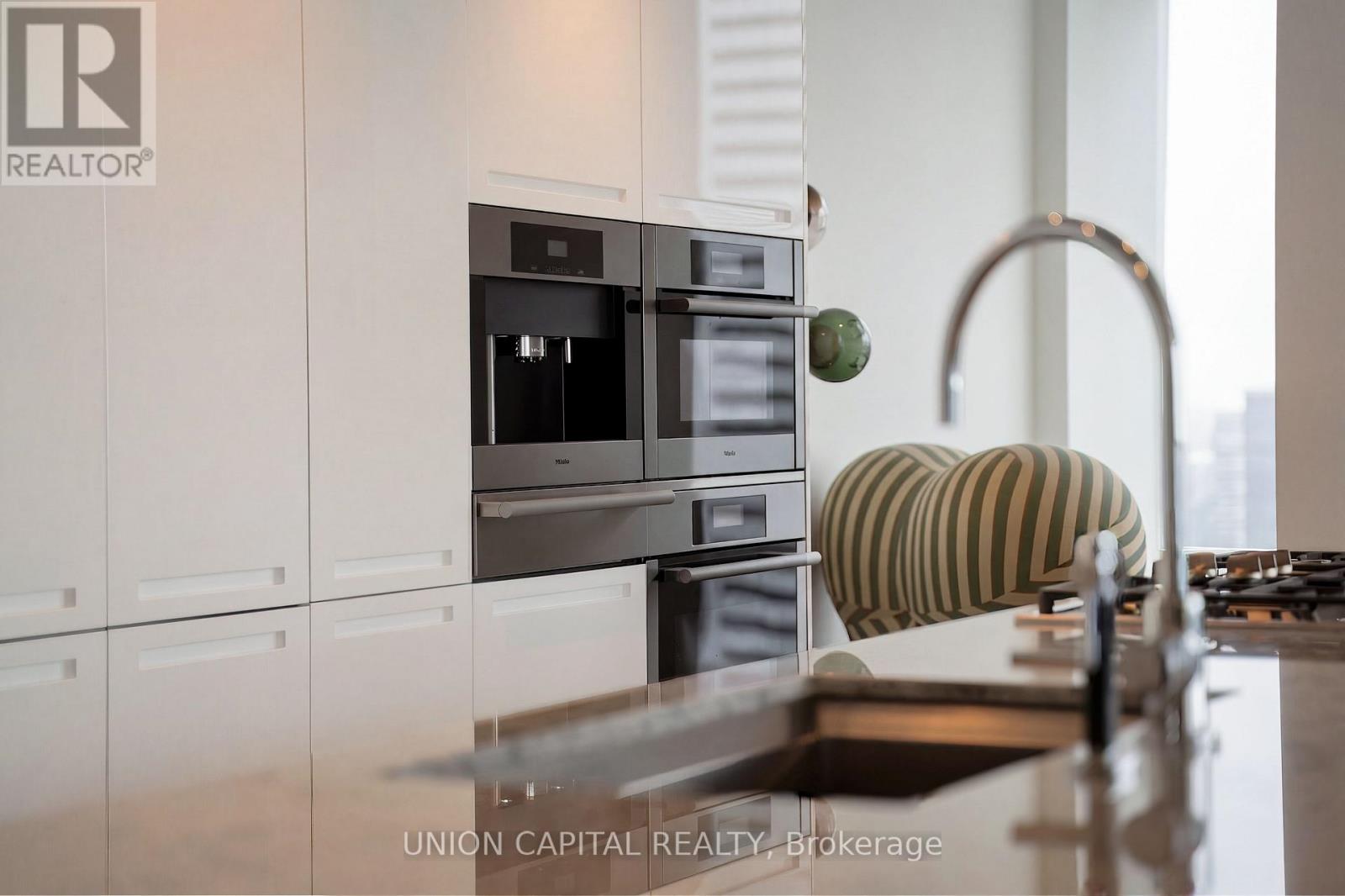 5508 - 180 University Avenue, Toronto, Ontario  M5H 0A2 - Photo 17 - C12959530