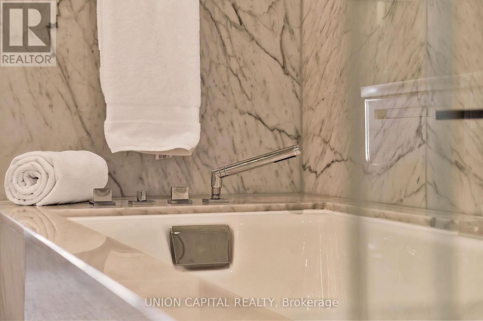 5508 - 180 University Avenue, Toronto, Ontario  M5H 0A2 - Photo 29 - C12959530