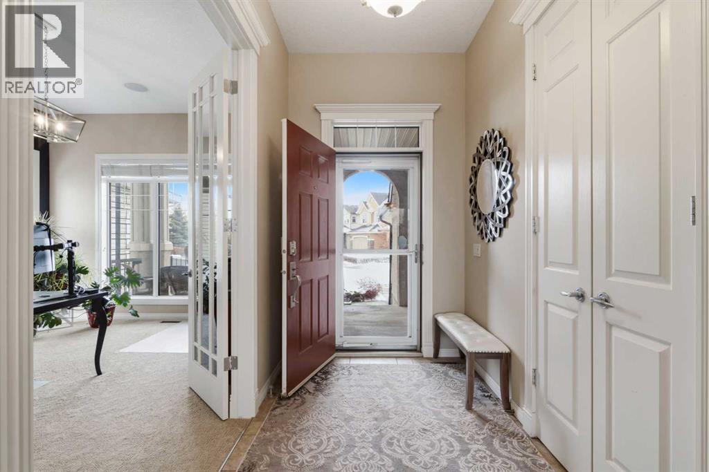 71 Elgin Estates Hill Se, Calgary, Alberta  T2Z 4R1 - Photo 4 - A2292729