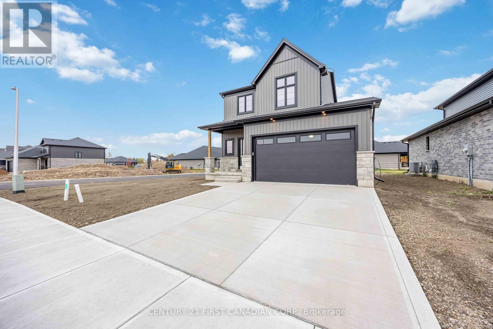 9 Postma Crescent, North Middlesex, Ontario  N0M 1A0 - Photo 2 - X12962142