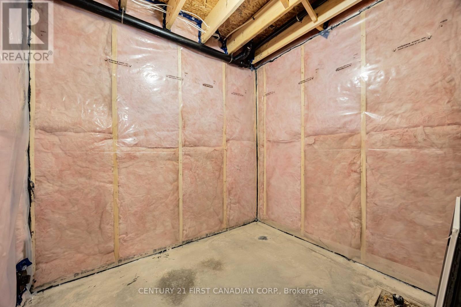 9 Postma Crescent, North Middlesex, Ontario  N0M 1A0 - Photo 25 - X12962142