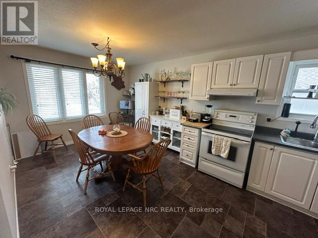 7712 Charnwood Avenue, Niagara Falls, Ontario  L2H 3E3 - Photo 10 - X12962110