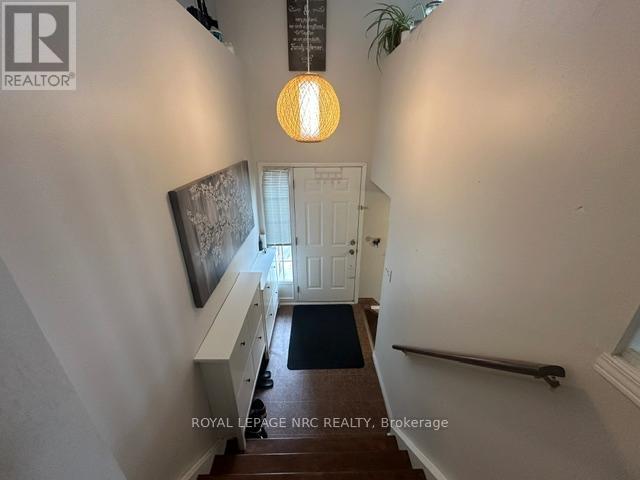 7712 Charnwood Avenue, Niagara Falls, Ontario  L2H 3E3 - Photo 4 - X12962110