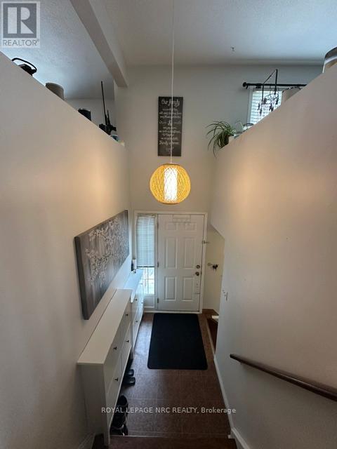 7712 Charnwood Avenue, Niagara Falls, Ontario  L2H 3E3 - Photo 5 - X12962110