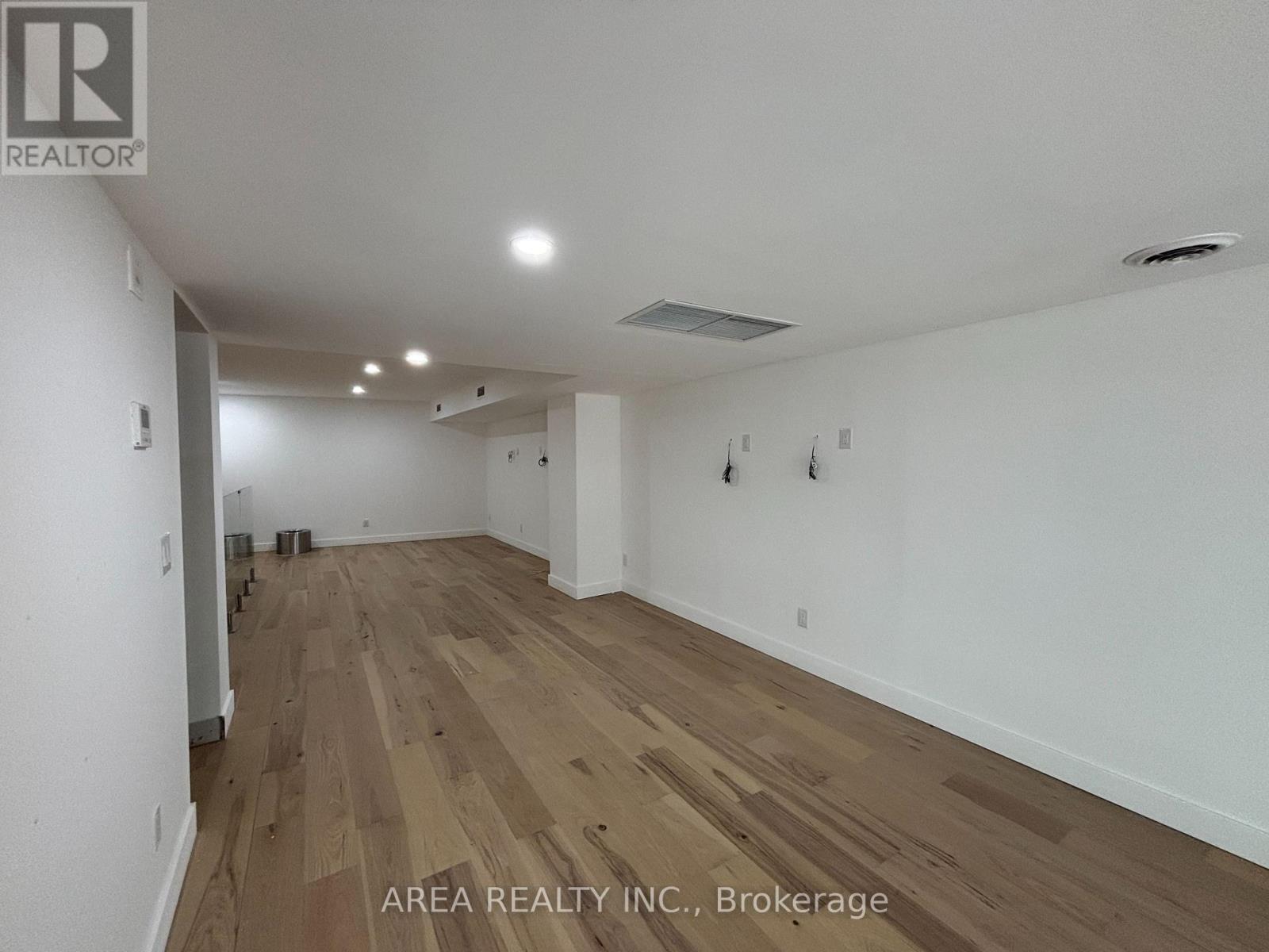 3429 Yonge Street, Toronto, Ontario M4N 2N1 - Photo 8 - C12933692