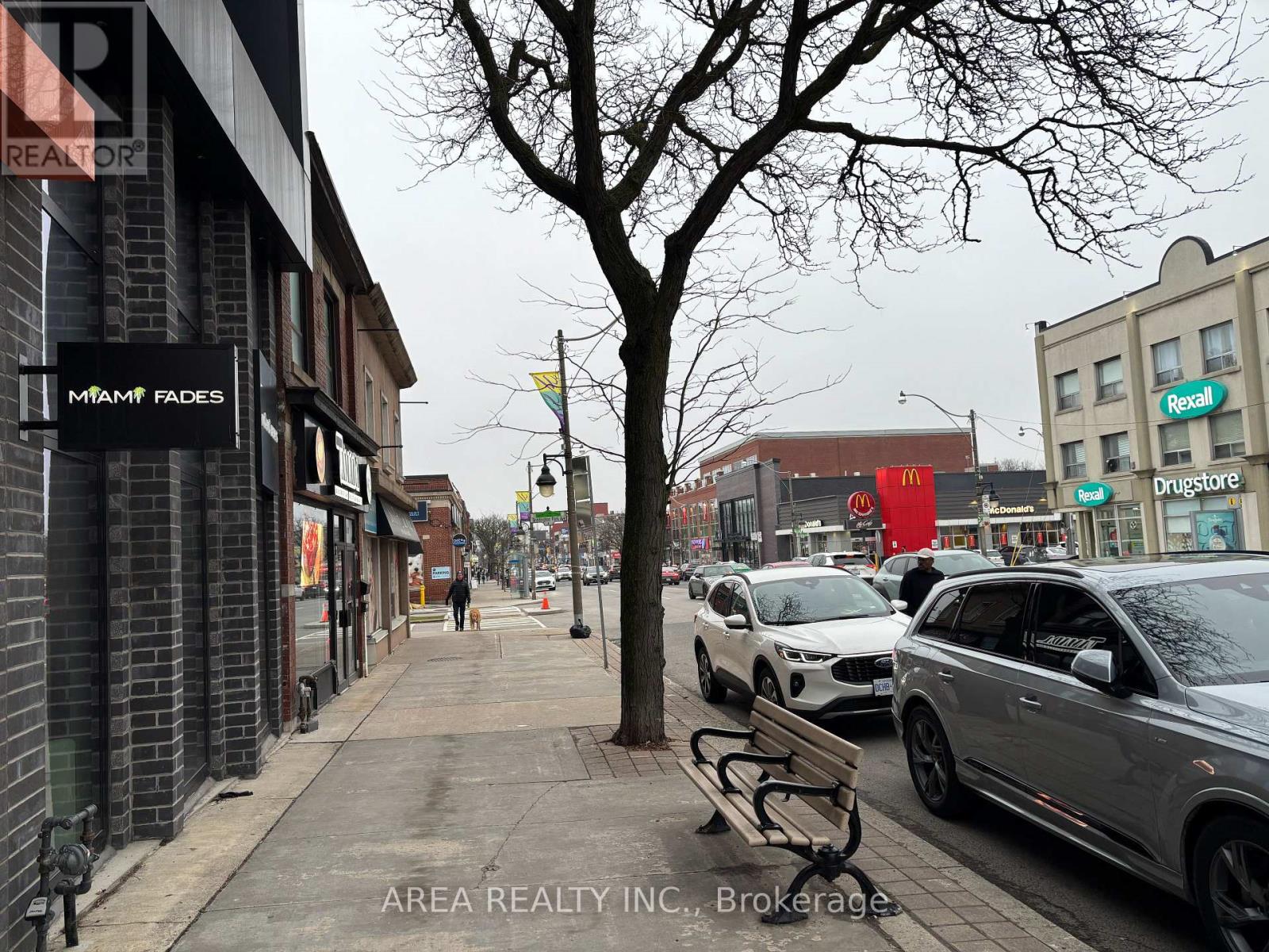3429 Yonge Street, Toronto, Ontario M4N 2N1 - Photo 2 - C12933692