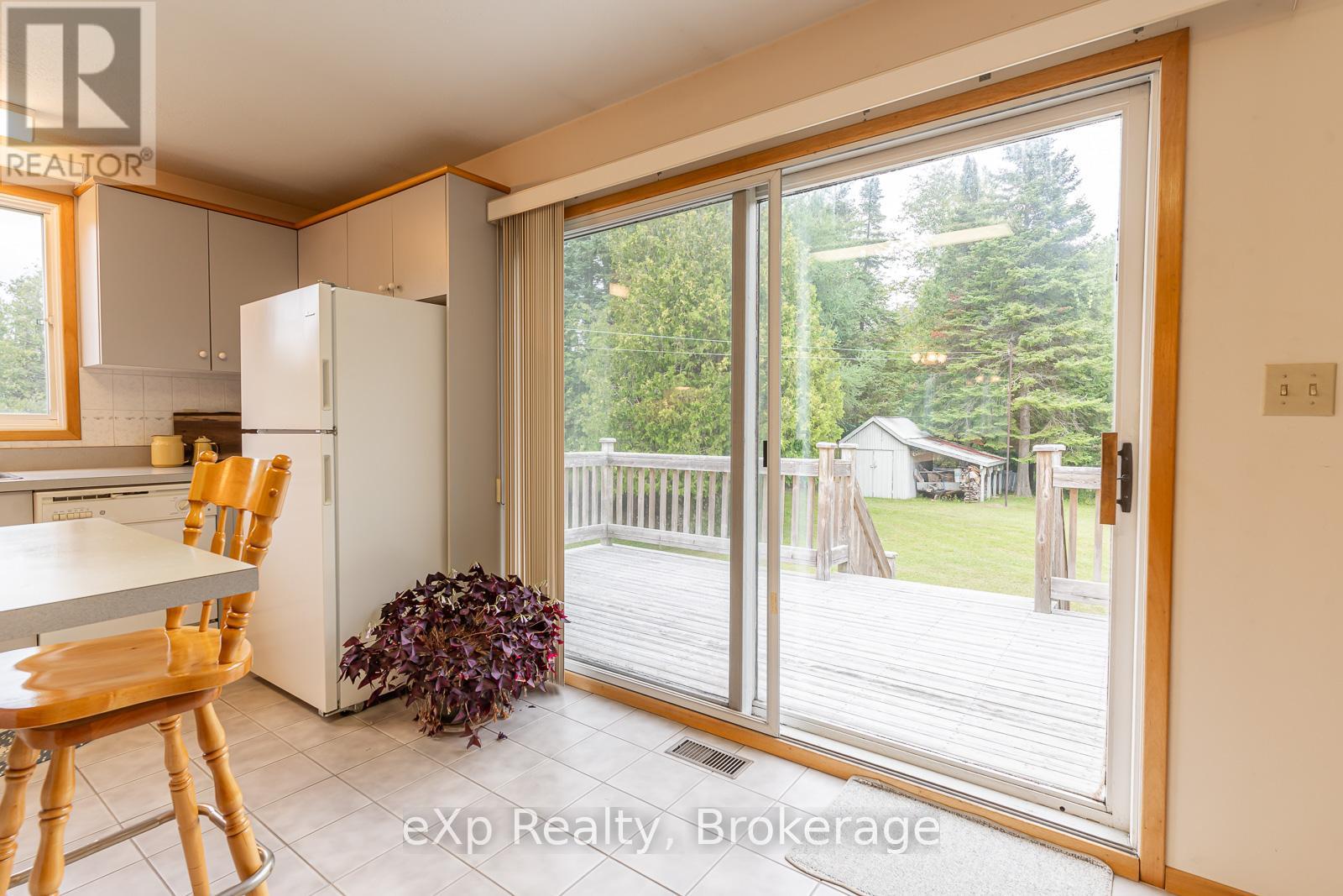 27 Bell Drive, Northern Bruce Peninsula, Ontario  N0H 2T0 - Photo 11 - X12962118