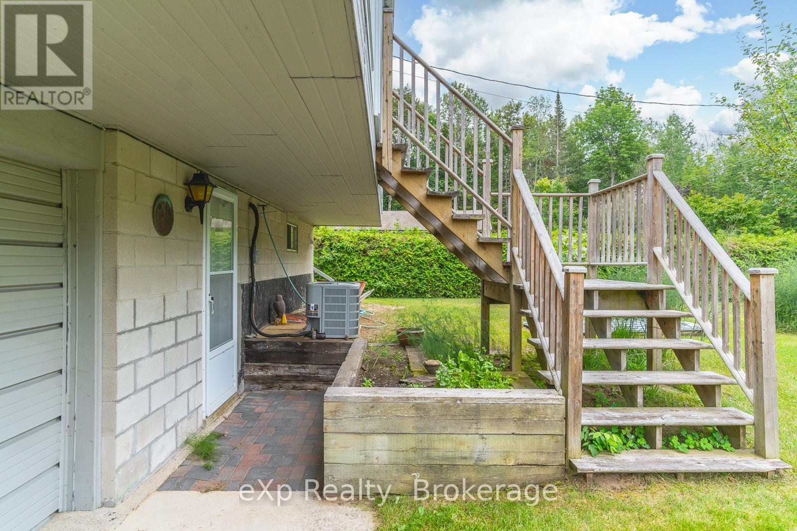 27 Bell Drive, Northern Bruce Peninsula, Ontario  N0H 2T0 - Photo 5 - X12962118