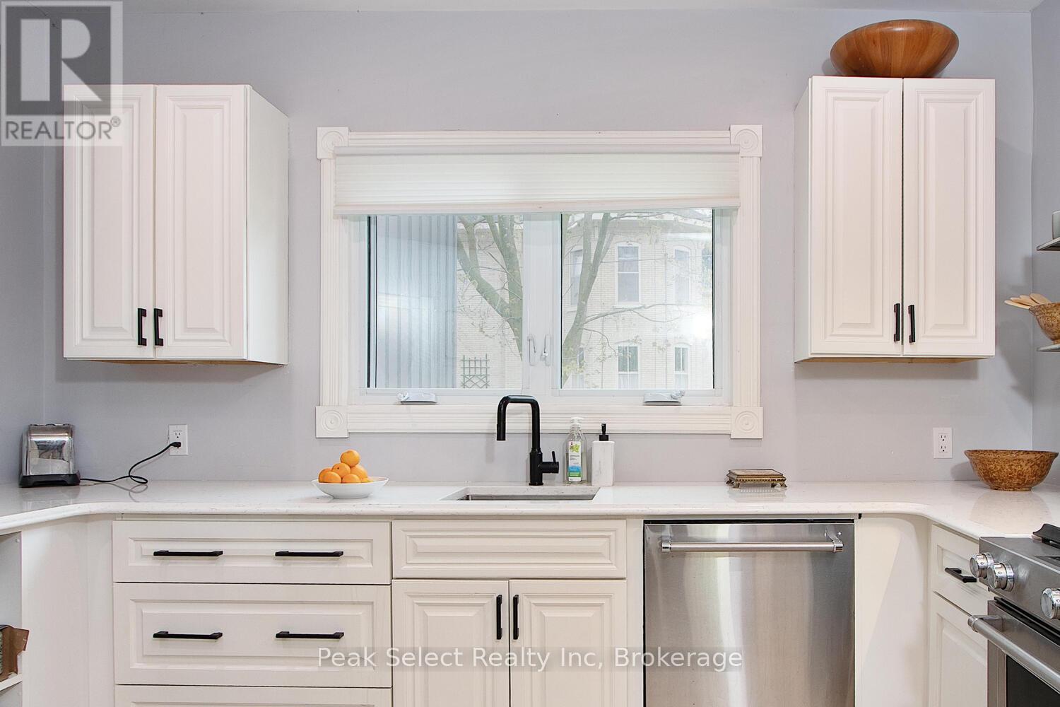 430 Albert Street, South Huron, Ontario  N0M 1S1 - Photo 10 - X12962126