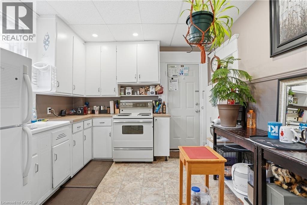 55 Chatham Street, Brantford, Ontario  N3T 2N8 - Photo 5 - 40817385