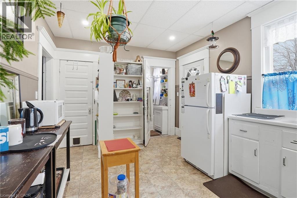 55 Chatham Street, Brantford, Ontario  N3T 2N8 - Photo 4 - 40817385