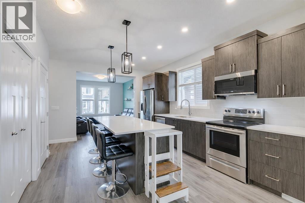 429 South Point Glen Sw, Airdrie, Alberta  T4B 4L1 - Photo 8 - A2293563