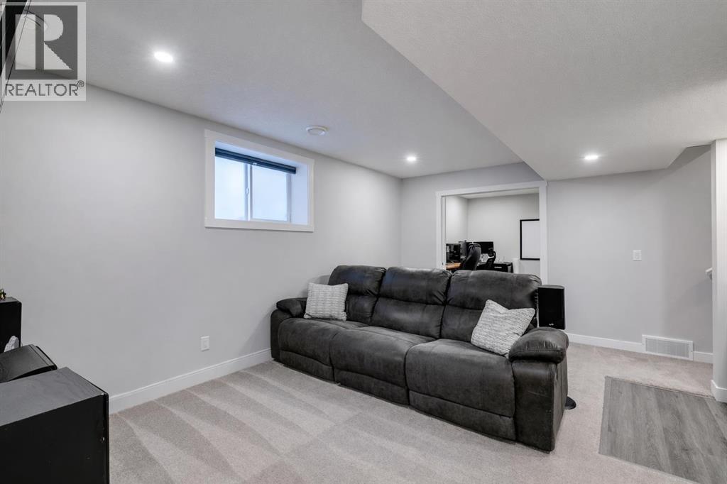 429 South Point Glen Sw, Airdrie, Alberta  T4B 4L1 - Photo 22 - A2293563