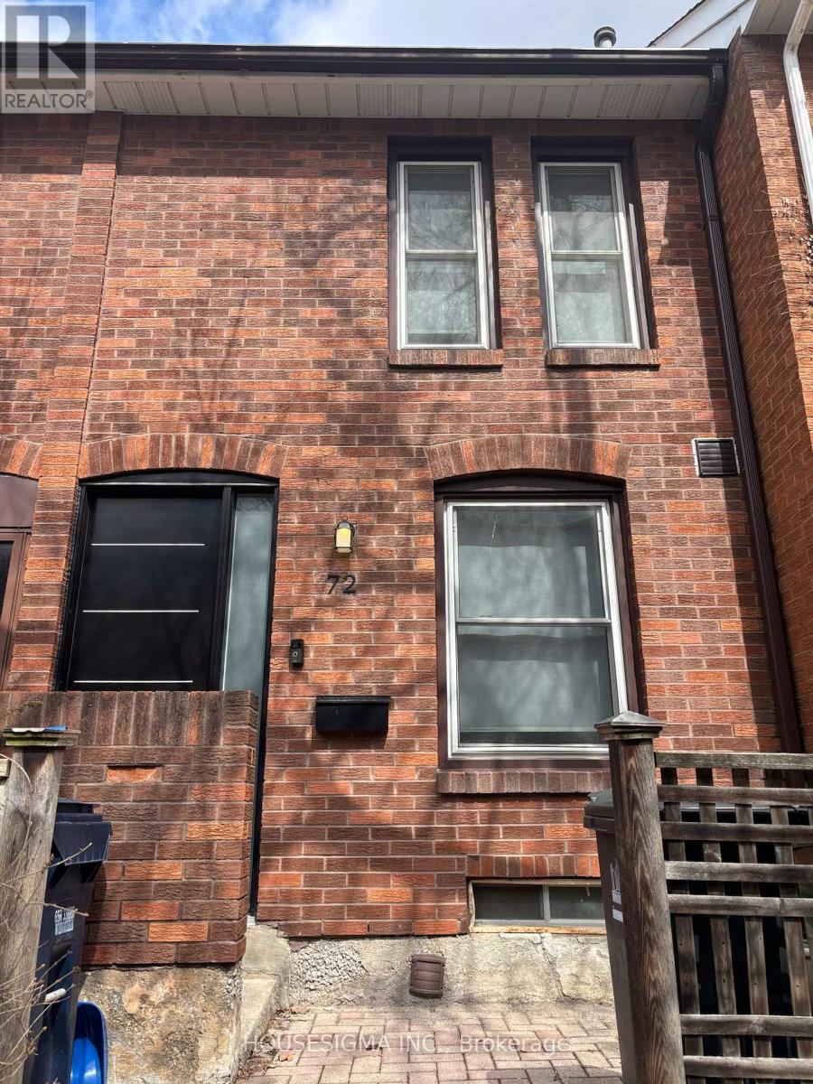 72 Wychcrest Avenue, Toronto, Ontario  M6G 3X7 - Photo 2 - C12962146