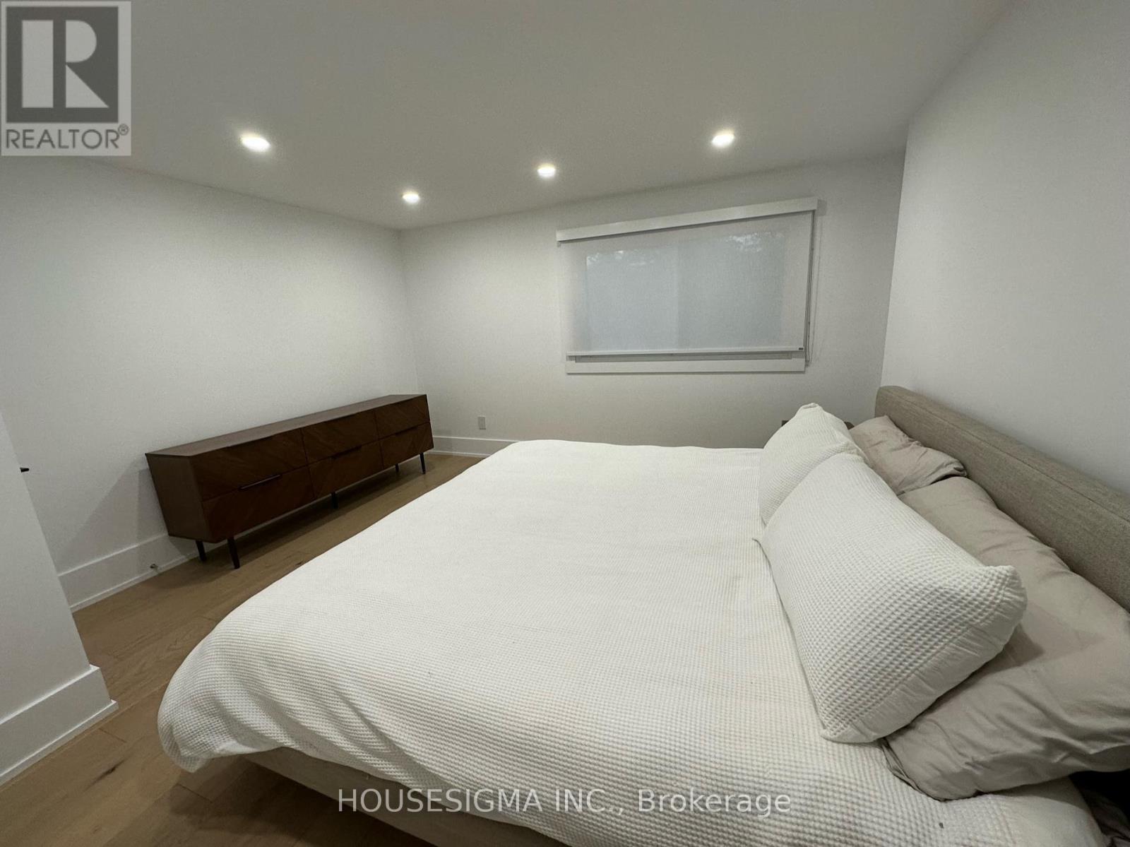 72 Wychcrest Avenue, Toronto, Ontario  M6G 3X7 - Photo 25 - C12962146