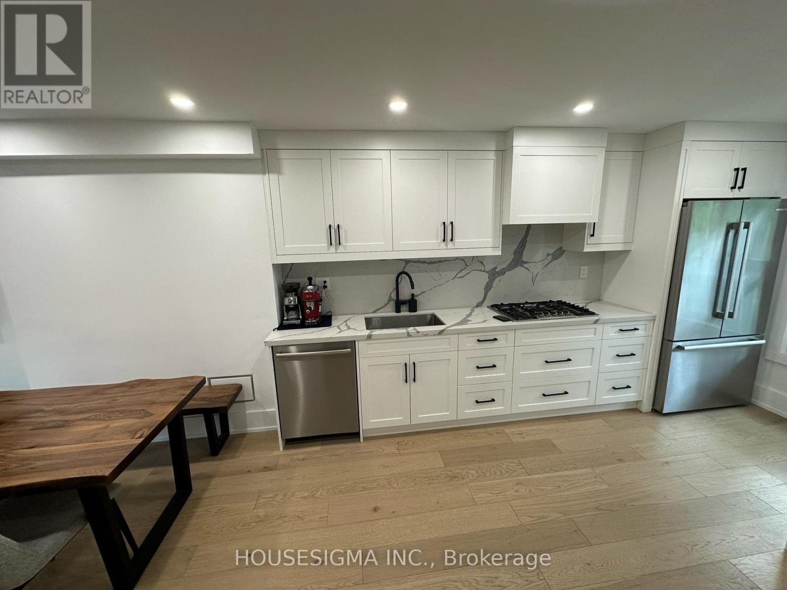 72 Wychcrest Avenue, Toronto, Ontario  M6G 3X7 - Photo 7 - C12962146